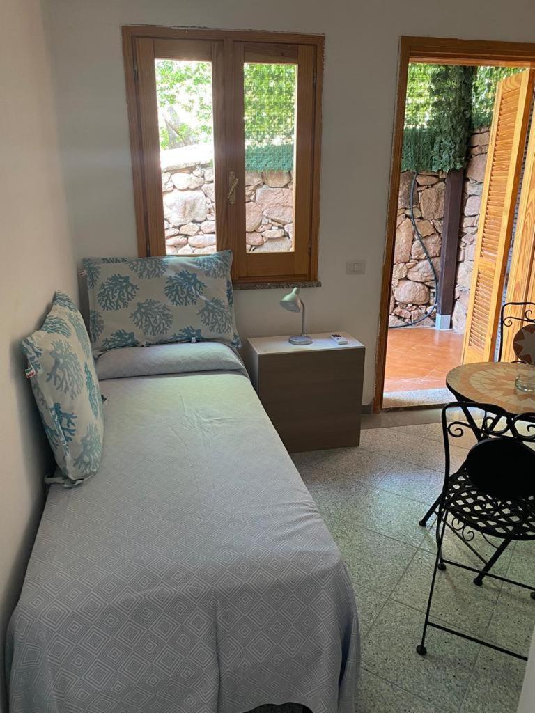 Aparthotel Le Stanze Del Mare Golfo Aranci Habitación foto